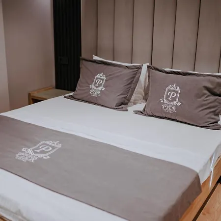 Pier Hotel 2*