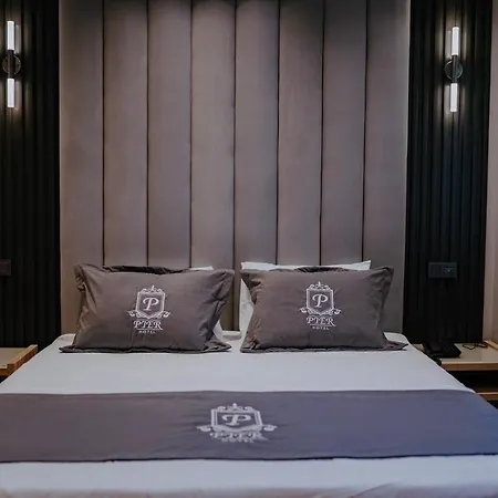 Pier Hotel 2*